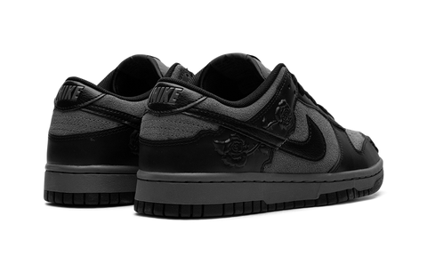 Dunk Low WMNS "Black Roses"