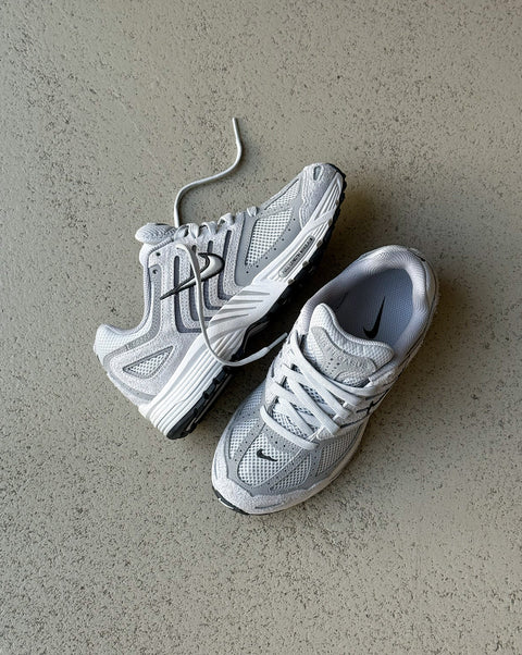 Nike Wmns Air Pegasus 2005