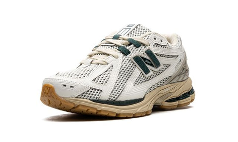New Balance 1906R "Kith- Black"