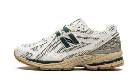New Balance 1906R "Kith- Black"