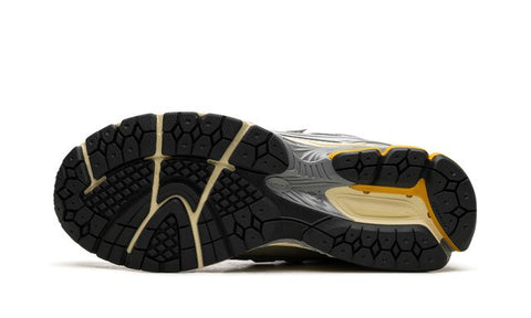 New Balance 1906R "Metallic Silver Yellow"