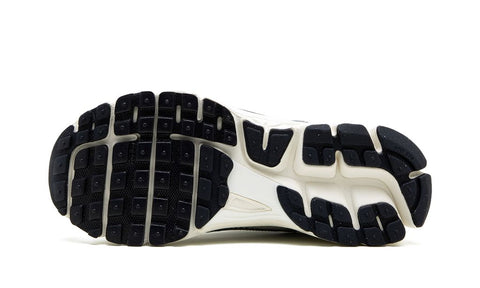 Nike Zoom Vomero 5 Photon Dust Metallic Silver