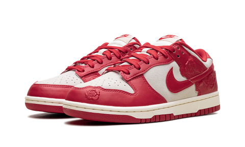 Dunk Low WMNS "Red Roses"