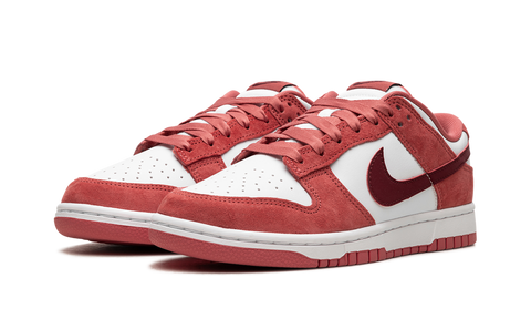 Nike SB Dunk Low Valentines Day (2024)